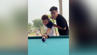 Nghe nói đánh bida kiểu này chấp mọi đối thủ 🤣 thangbeo70 haihuoc cliphai vuinhon cliptroll funny funnyvideos