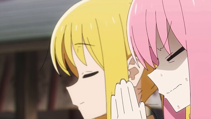 The little sister who is really good at pitting her sister!