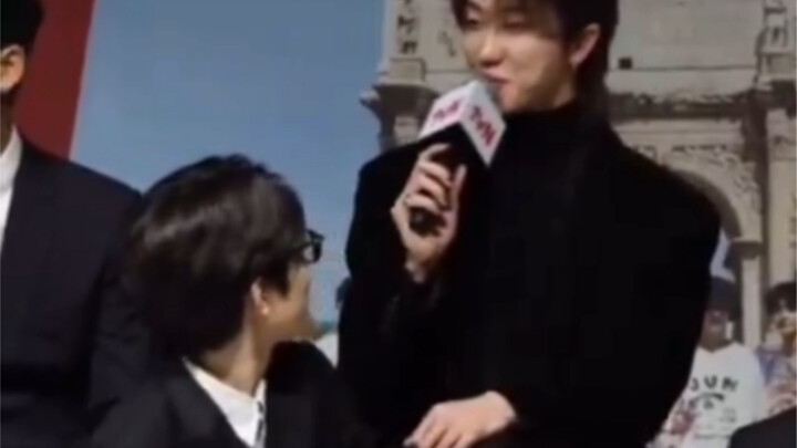 【Tròn Tám】Tám nói, tốc độ khởi động của chiếc điện thoại tròn này đánh bại 99% người dùng trên cả nư