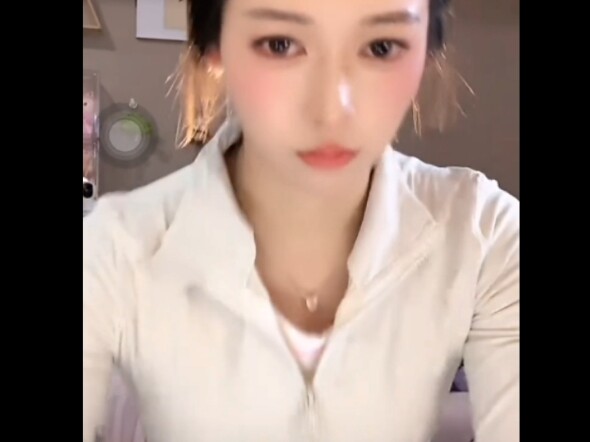 吴柳芳反手就要给我一个大嘴巴子？？？请认真看到最后。