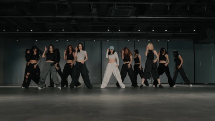 Ruang latihan untuk lagu comeback terbaru aespa, LEMONADE, telah dirilis