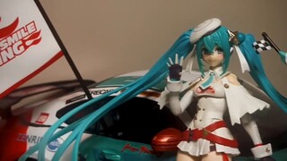 GSC figma 2023 racing Hatsune Miku plus self-made Mercedes-AMG 2023 pain car dream come true