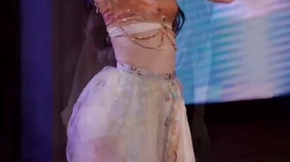 It's raining today, so I'm killing time by listening to music at a teahouse.