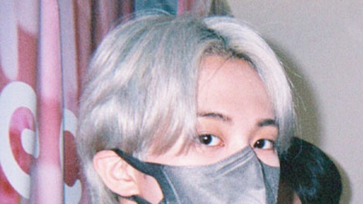 “So he’s that male idol who secretly donated 150 million won, keeping it from the clueless one.”