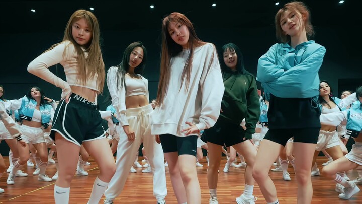 【NewJeans】221206 Perhatian - Ruang Latihan MMA