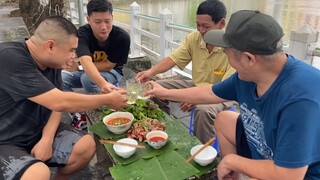 Nõn Đuôi Nhồi Thịt— Ngắm Mưa Bên Hồ