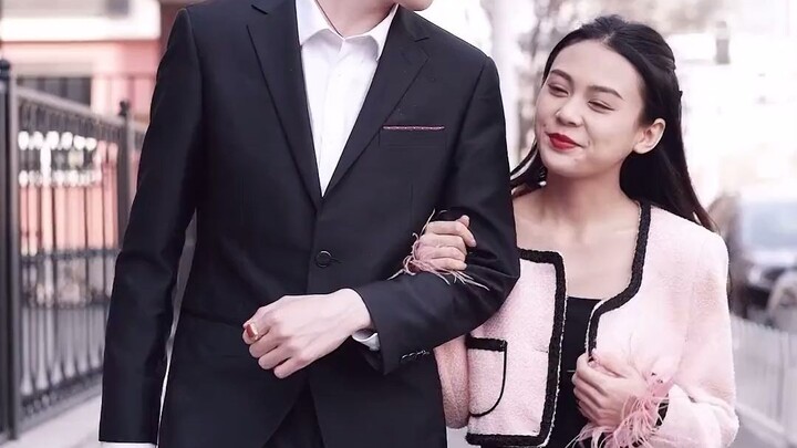 The domineering CEO fell in love with me! My green tea girlfriend resented my rival's plot to steal 