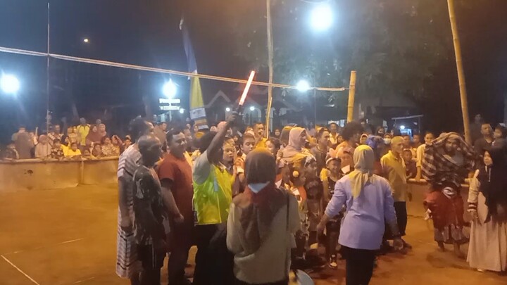 keseruan volly antar RT memperingati HUT kemerdekaan RI