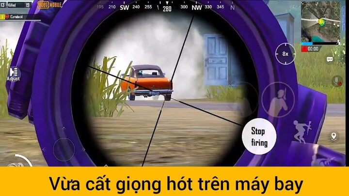 siêu đỉnh Vừa cất giọng hót trên máy bay