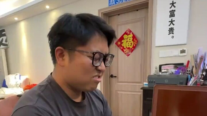 Playing麻将 and chatting nonsense in the dorm—only with close friends can it really be fun!