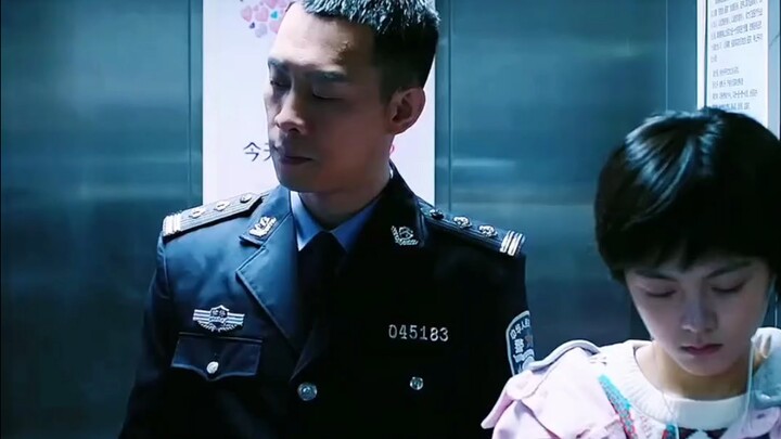 One is a police officer, and the other is the kidnapper’s sister—forming a couple.