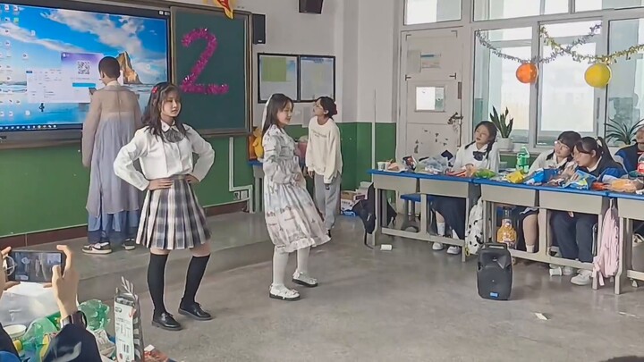 "ลูบและลูบ" นักเรียนมัธยมปลาย Yuanqi เต้นรำในบ้าน (โรงเรียนมัธยม Guyuan No. 1)