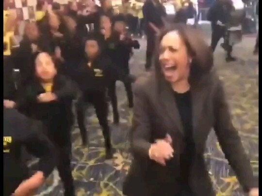 Harris kayaknya gila…