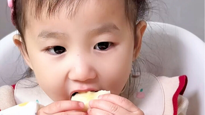 أنا أتظاهر بالأكل