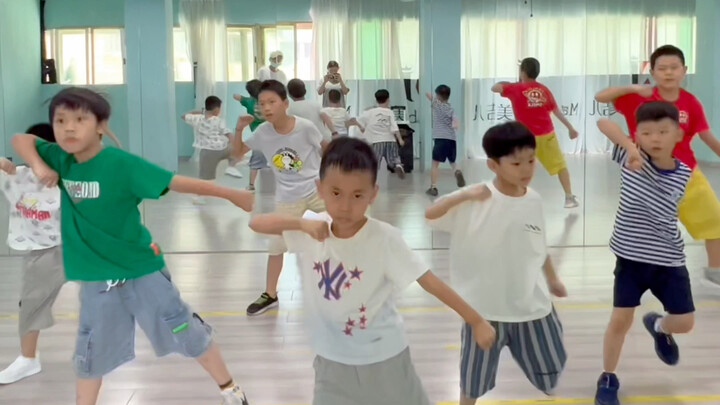 Is Xiaodou so cool that he really wants to be an idou?