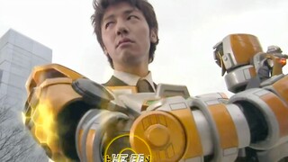 Mười Kamen Rider bị buộc phải biến hình