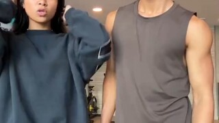 银卡戴珊他真的好爱猫瞳KATSEYE