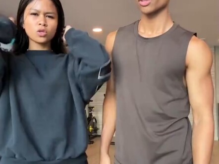 银卡戴珊他真的好爱猫瞳KATSEYE