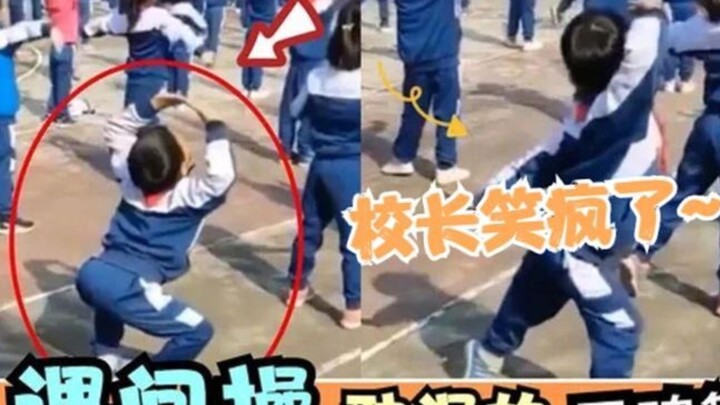 Penari jiwa yang terganggu oleh senam pagi, hampir membuat sang kepala sekolah tertawa terbahak-baha