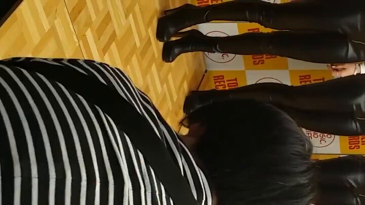 คิม ซอน-ยอง อารี อีเวนต์ตาฮีตี ยังคงชอบใส่กางเกงยีนส์