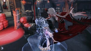 Striker adalah istri bersama dari semua tukang daging di perkebunan