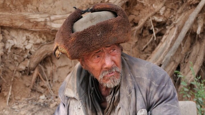 Do you remember this highly educated old man? After more than 20 days of hard work, we made the old 