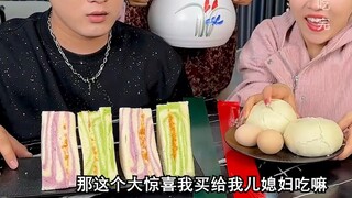 #Sandwich It was supposed to be a surprise my mom prepared for me, but Binbin actually tried to snat