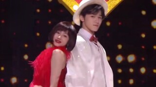 Song Yaxuan and Guan Xiaotong dance battle "Chicago"