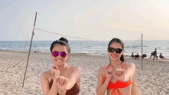 Sexy on the Beach 😊❤️