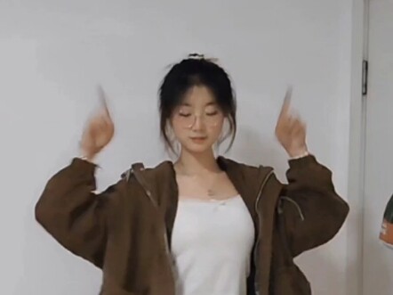 Đợi đã, anh phải gội đầu trước khi yêu em đã~