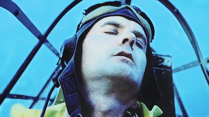 ที่ความสูงนับหมื่นเมตร หนุ่มขับเครื่องบินกลับเผลอหลับไปซะงั้น!