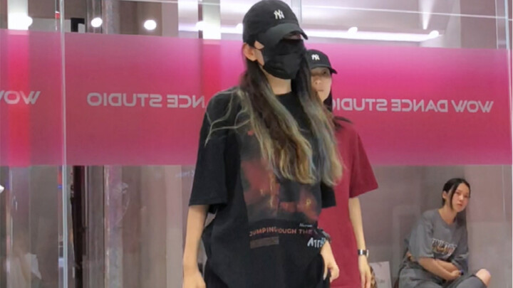 《Falling you》หลิวเหยาเหวิน เต้นคัฟเวอร์ในชั้นเรียนของครูโจนา