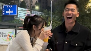 街头采访陌生女孩喜欢的身材，韩系男突然不香了～