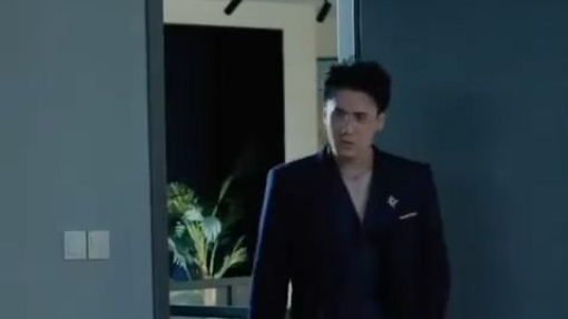 Chinese Short Drama After being betrayed by his brother for power, he finds his true love.