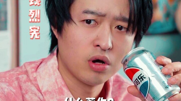 Khi cả lớp đang bàn tán vì sao Lý Bạch không uống Coca-Cola