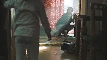 The girl couldn't see or hear anything, a special thief entered her home and her fate changed
