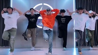 Kyoka舞台吸引力太强 ，有她就看不到别人了，而且随便一穿就很酷