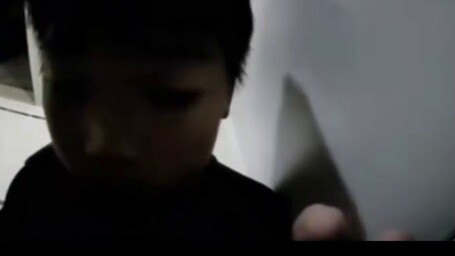 "Tidak ada kepercayaan pada Qingmei di matanya, hanya kehati-hatian dalam membuka pintu"