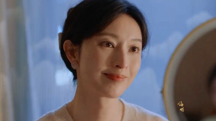 A career woman earning a million-yuan annual salary is forced to become a full-time housewife after 