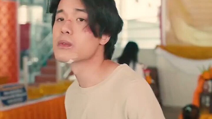 Three young people, in order to make money, actually started pilfering the incense offerings from an