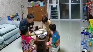 哥哥：弟弟，我们老家可能要来人了