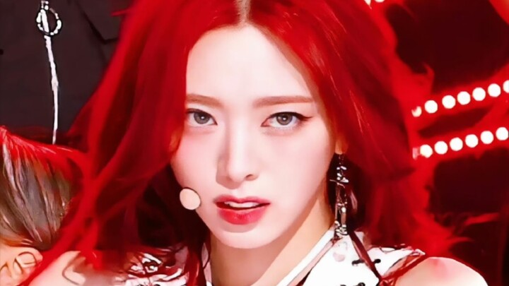 ความทะเยอทะยานบนเวที【4K ถ่ายตรงแนวนอน】YUNA ชินยูนา 'BORN TO BE' 240115 ITZY คนร้อง