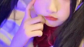 Nhìn vào bạn gái của người khác
