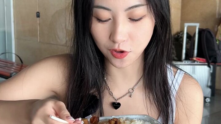Hanya dengan 29 yuan sudah bisa menikmati kursi bisnis kereta cepat?