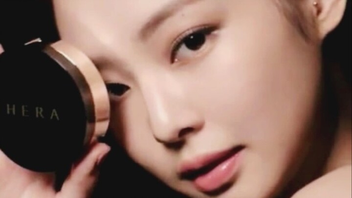 Jennie gets a new post from Jia Ren! The high-end fashion magazine updates HERA’s promotion! BLACKPI