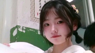 大家好，这是我的高中女同桌。