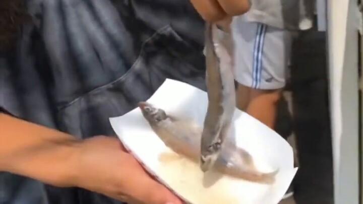 Seal: Keeper, someone is feeding shit here! !