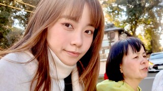 Rời xa gia đình, anh một mình cùng mẹ ra nước ngoài… “Ôi, con bé dễ thương quá!”