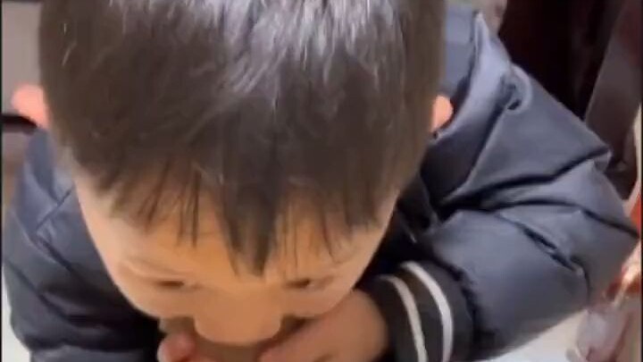 Dùi con mà phát cáu luôn!