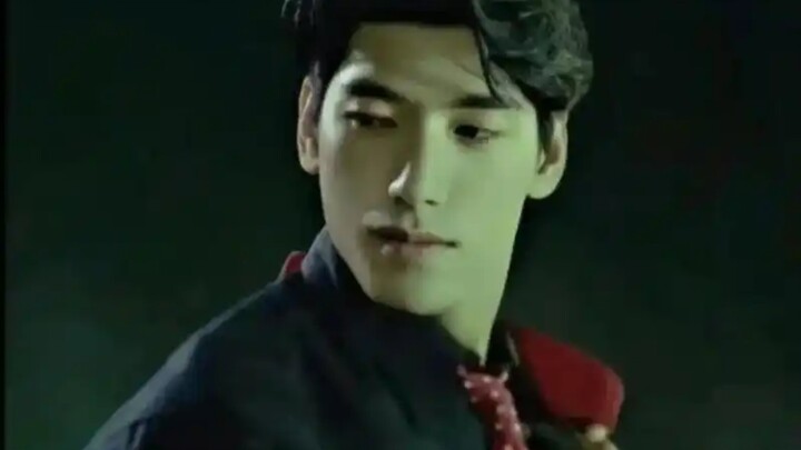 [Zhang Yaoyang] Ah Roy is really amazing, playing pure love in a Category III film
